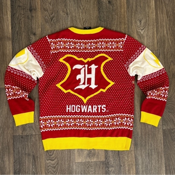 Wizarding World Harry Potter Unisex Size XL Red Yellow Button Down Cardigan - Picture 3 of 8